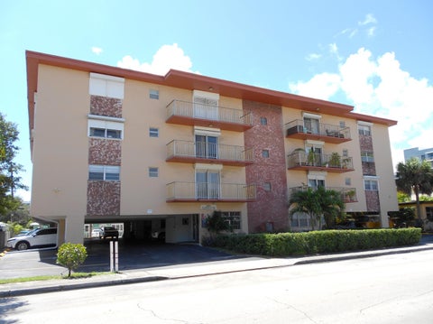 Photo of 2010 FILLMORE Street #303, Hollywood, FL 33020 (MLS # B26083944)