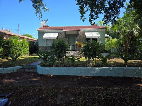 833 30th Court West Palm Beach FL 33407
