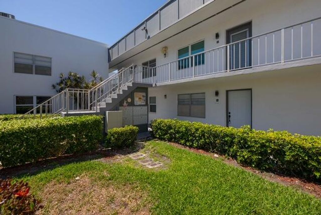 Photo of 394 Normandy I, Delray Beach, FL 33484 (MLS # R11163937)