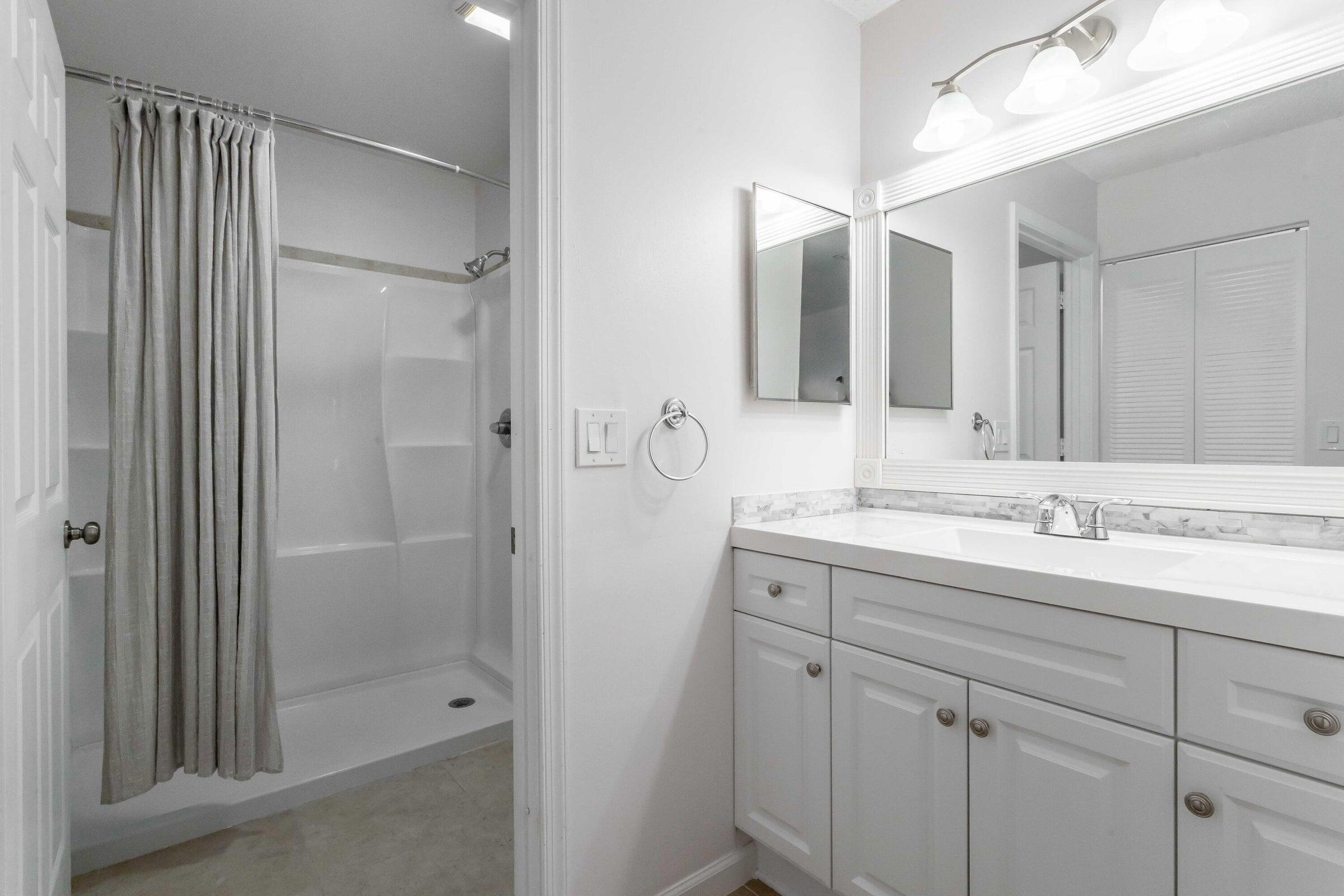 WINDWOOD UNIT I - Residential