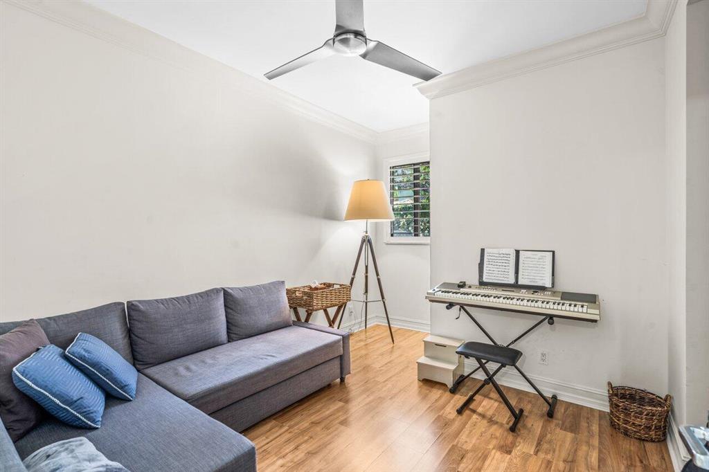 FOXE CHASE - Residential