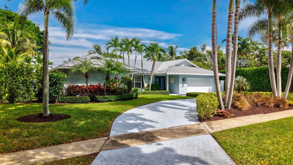 Photo of 2919 Banyan Blvd Circle NW, Boca Raton, FL 33431 (MLS # B26089247)
