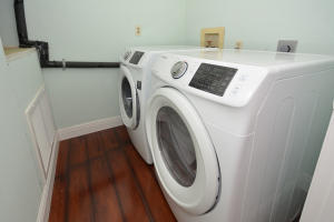 WALTON MANOR - Residential