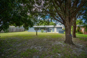 WALTON MANOR - Residential