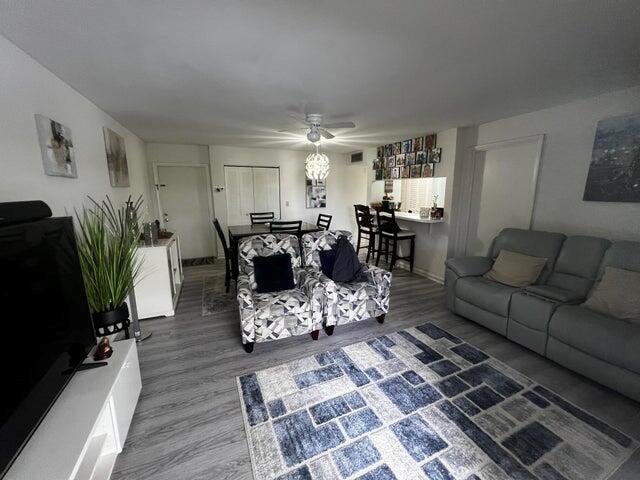 3561 NW Nw 95th Terrace Terrace 423, Sunrise, FL, 33351/$220,000 3 3561 NW Nw 95th Terrace Terrace 423