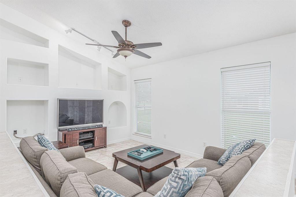 PORT ST LUCIE SECTION 48 1ST REPLAT - Residential