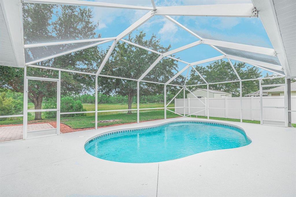 PORT ST LUCIE SECTION 48 1ST REPLAT - Residential