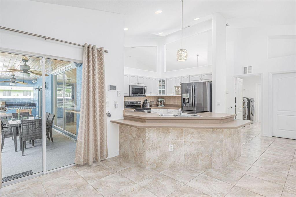 PORT ST LUCIE SECTION 48 1ST REPLAT - Residential