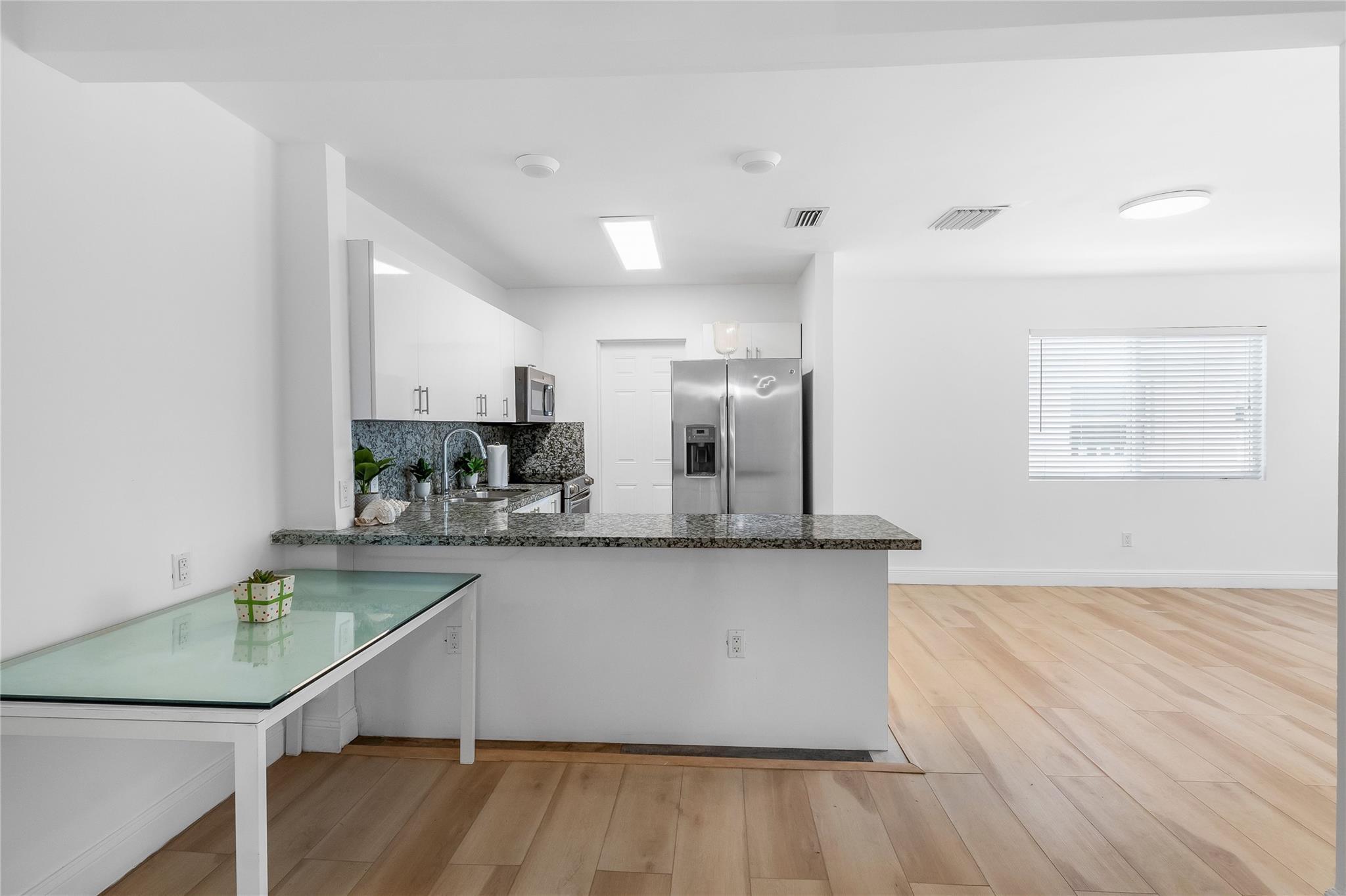 Hollywood Beach 1-27 B - Residential Lease