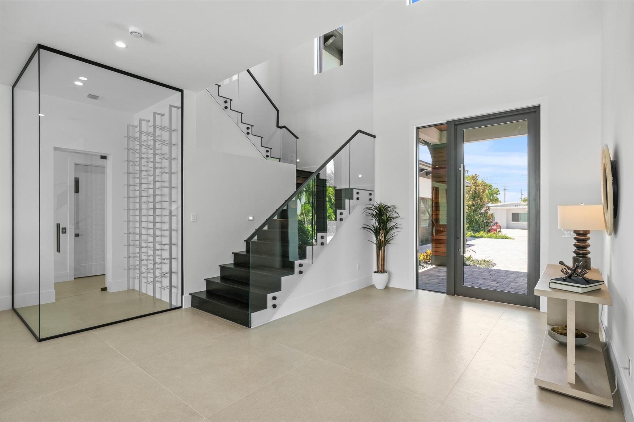 YACHT HARBOR EST - Residential