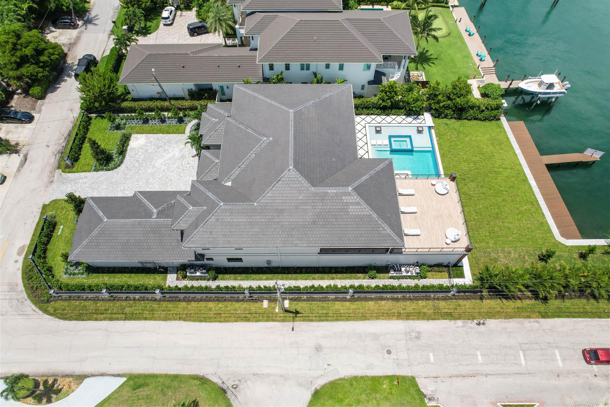 YACHT HARBOR EST - Residential