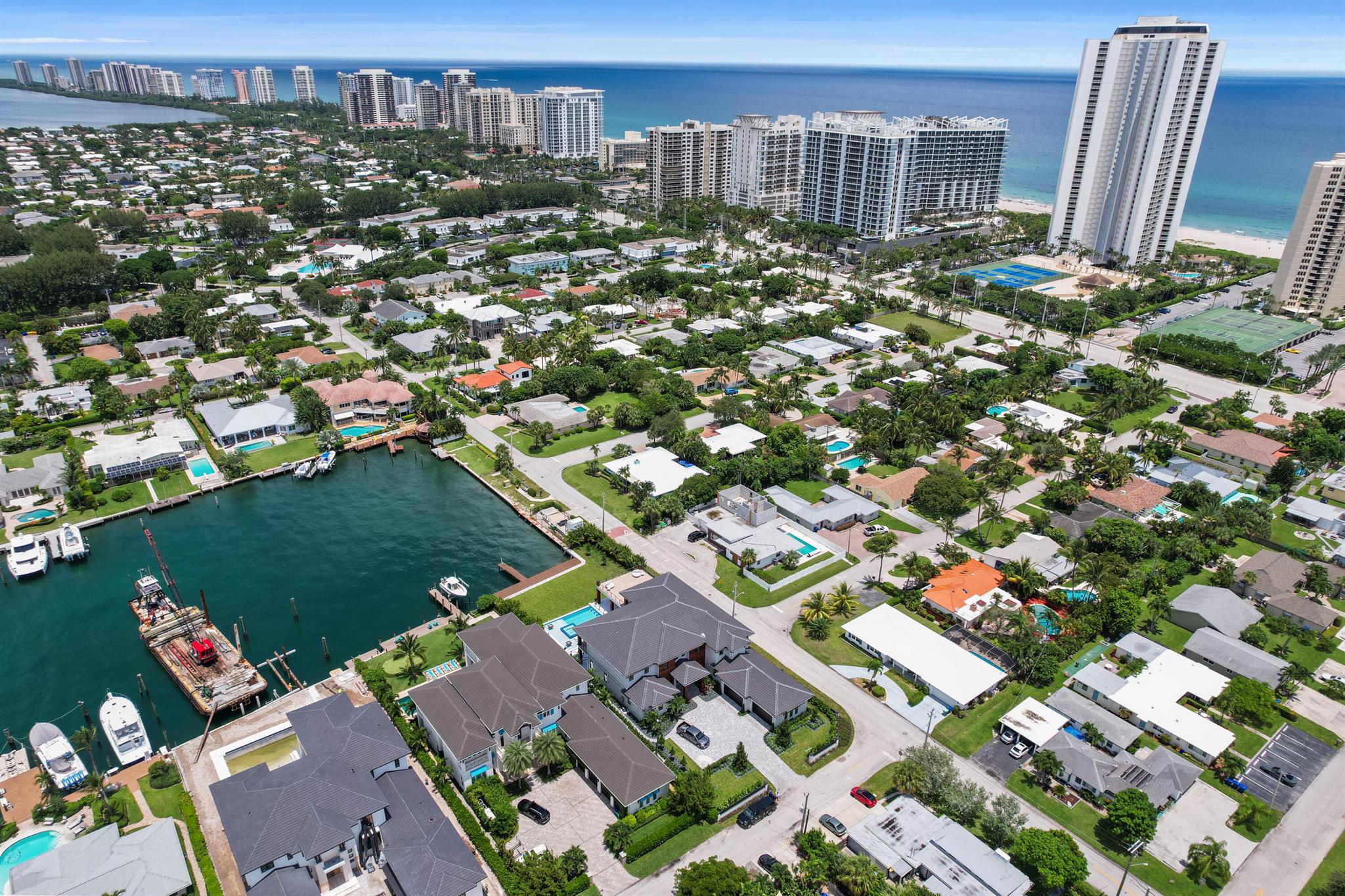 YACHT HARBOR EST - Residential