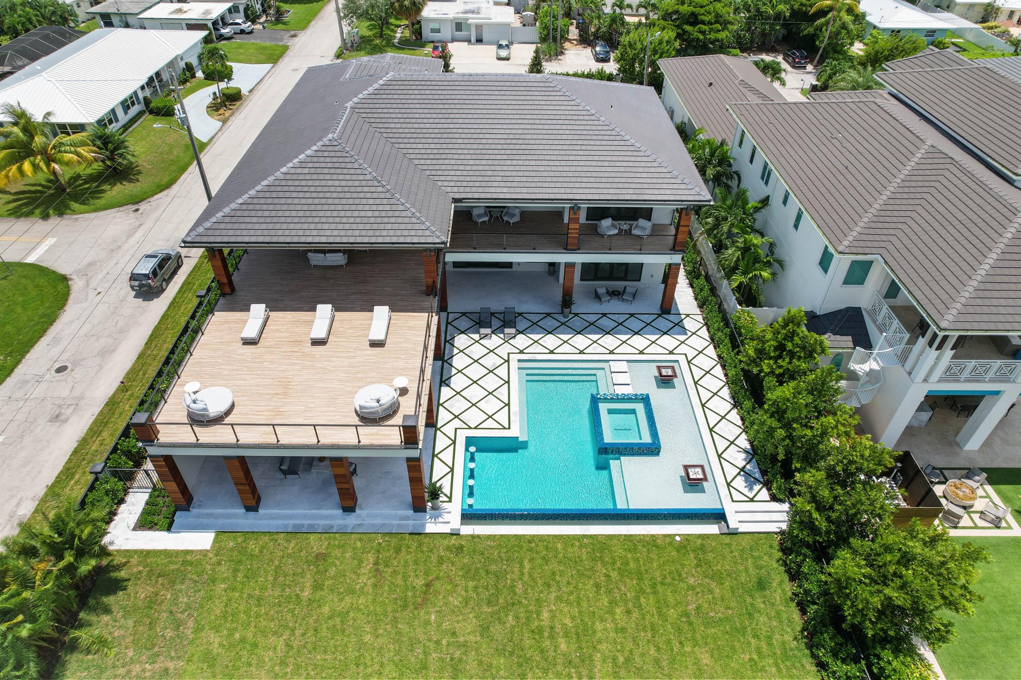 YACHT HARBOR EST - Residential