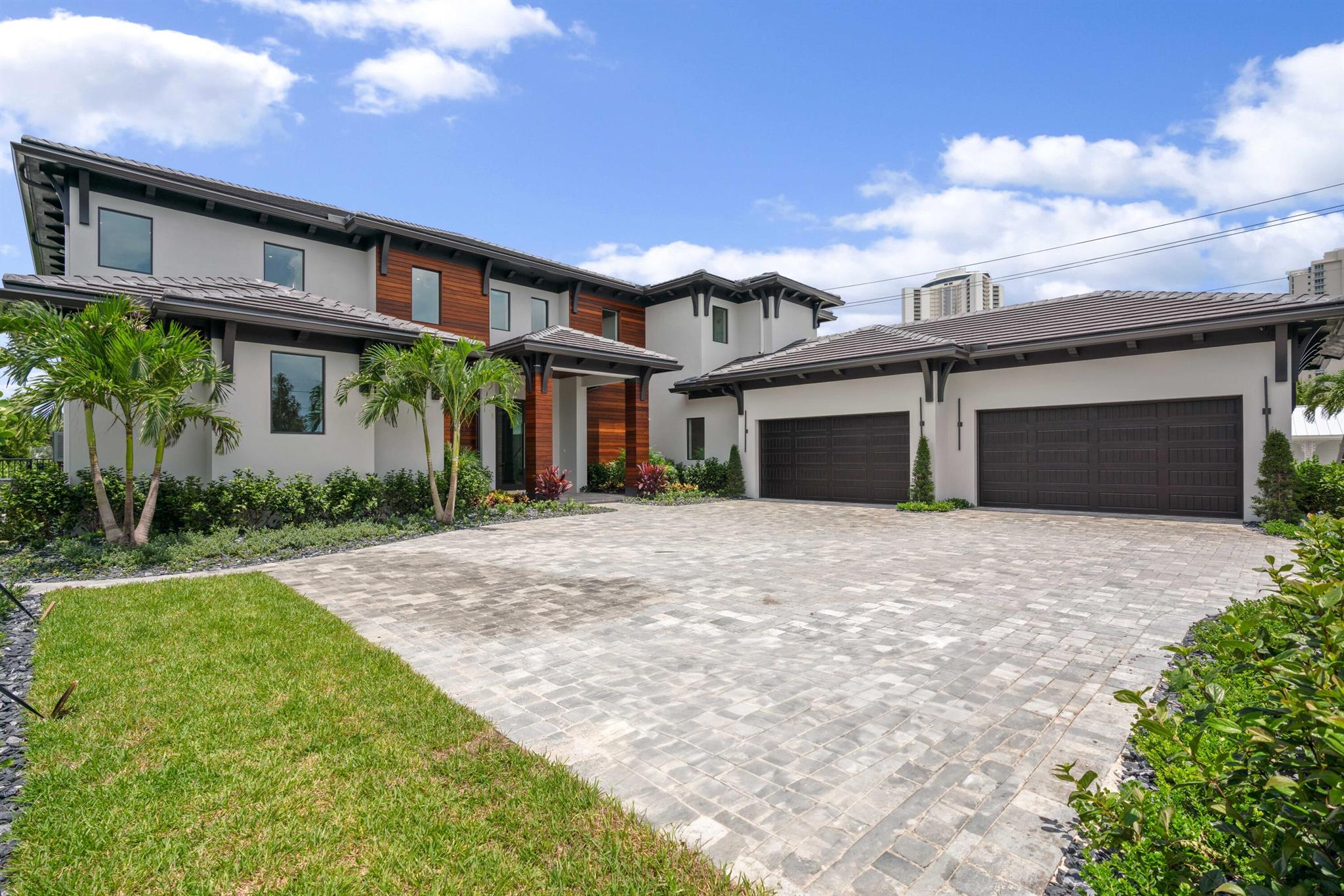 YACHT HARBOR EST - Residential