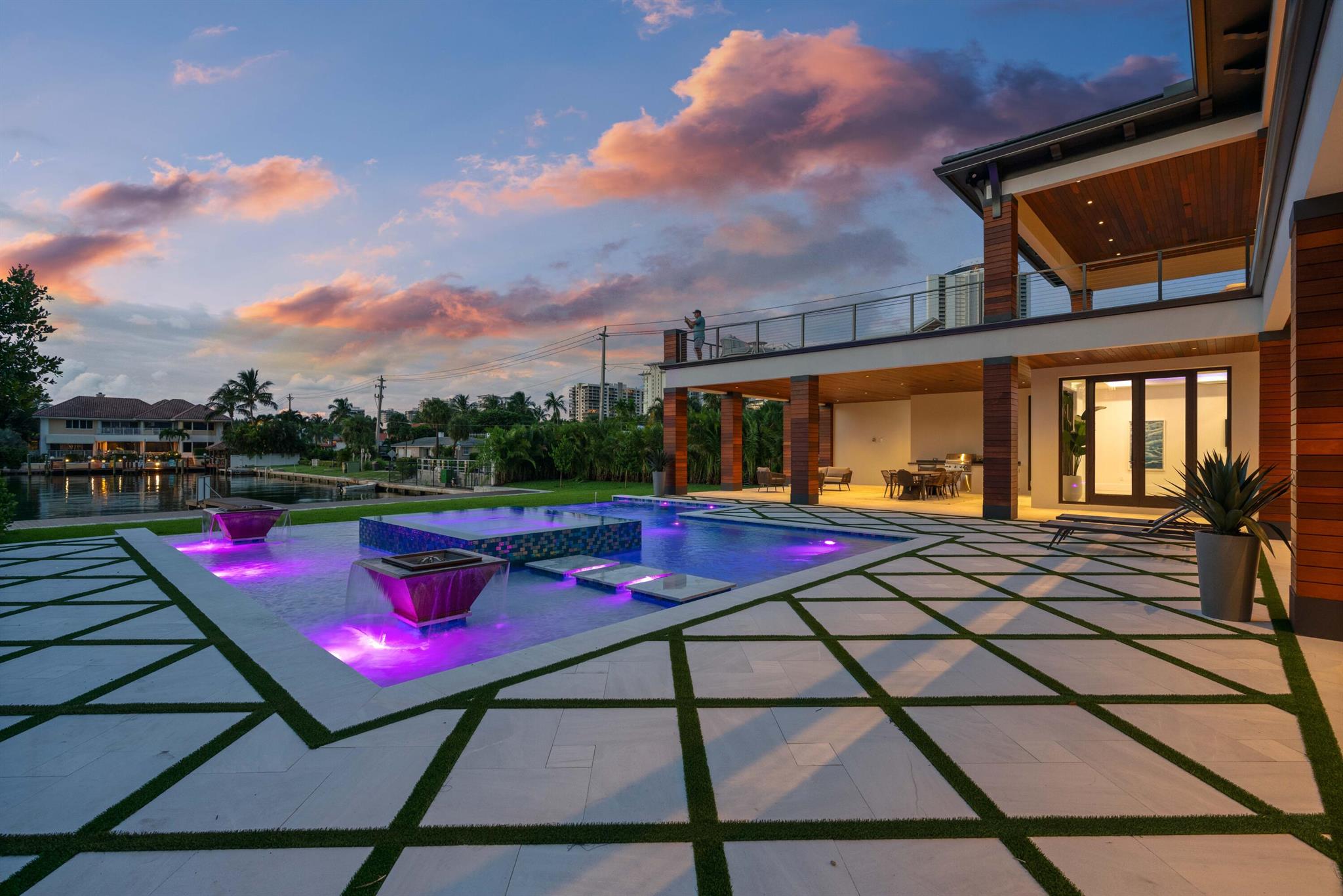 YACHT HARBOR EST - Residential