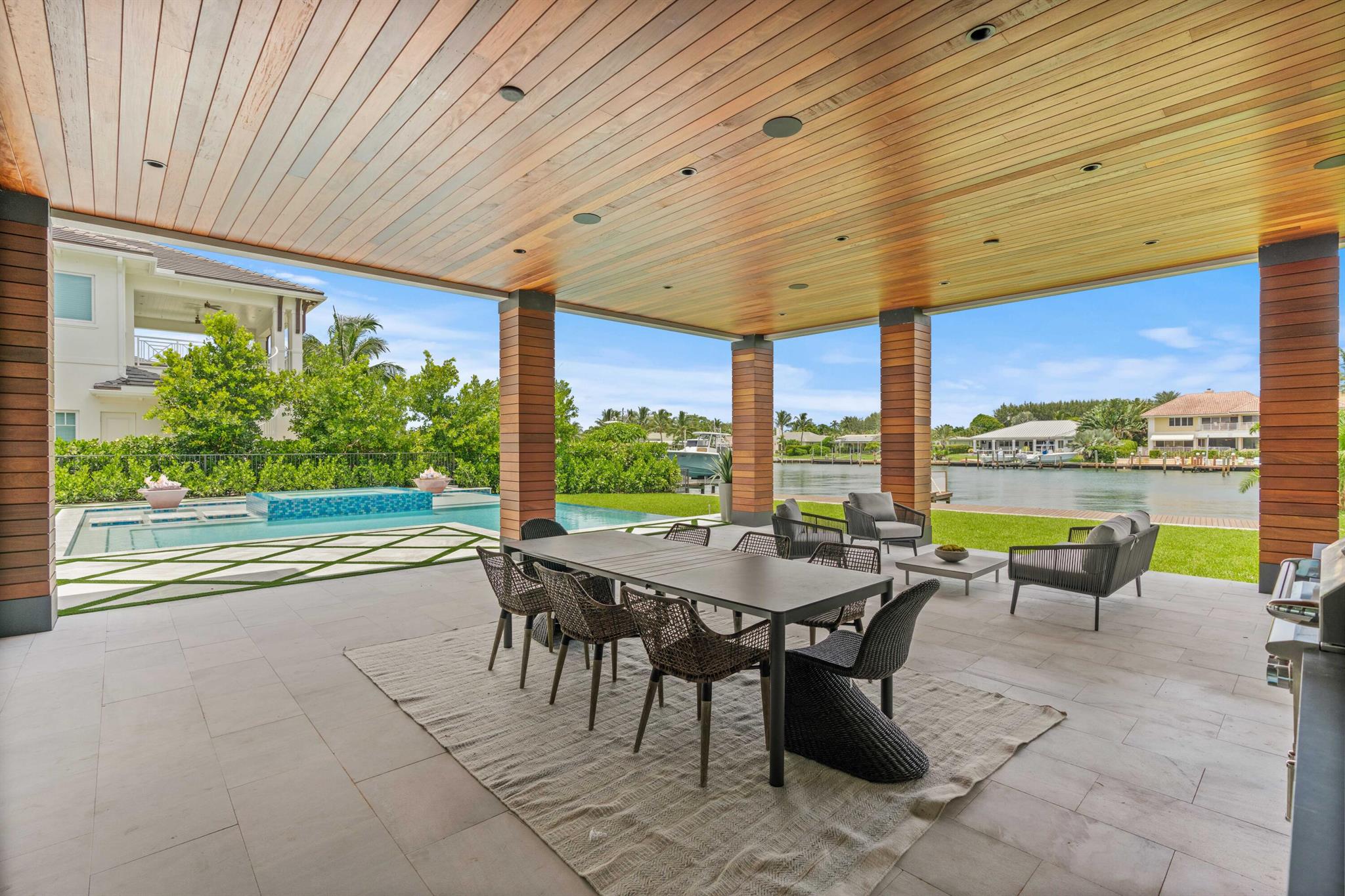 YACHT HARBOR EST - Residential