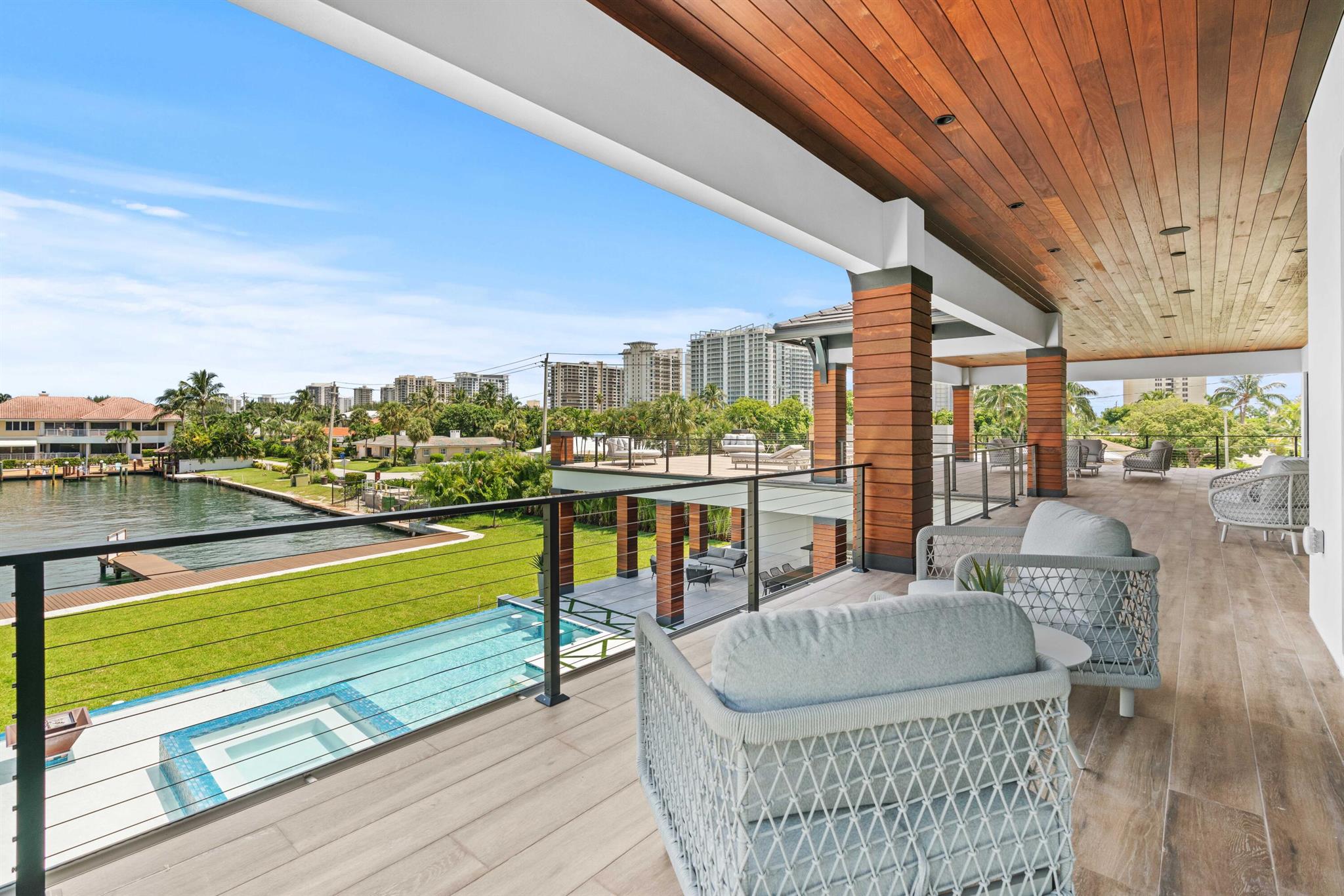 YACHT HARBOR EST - Residential