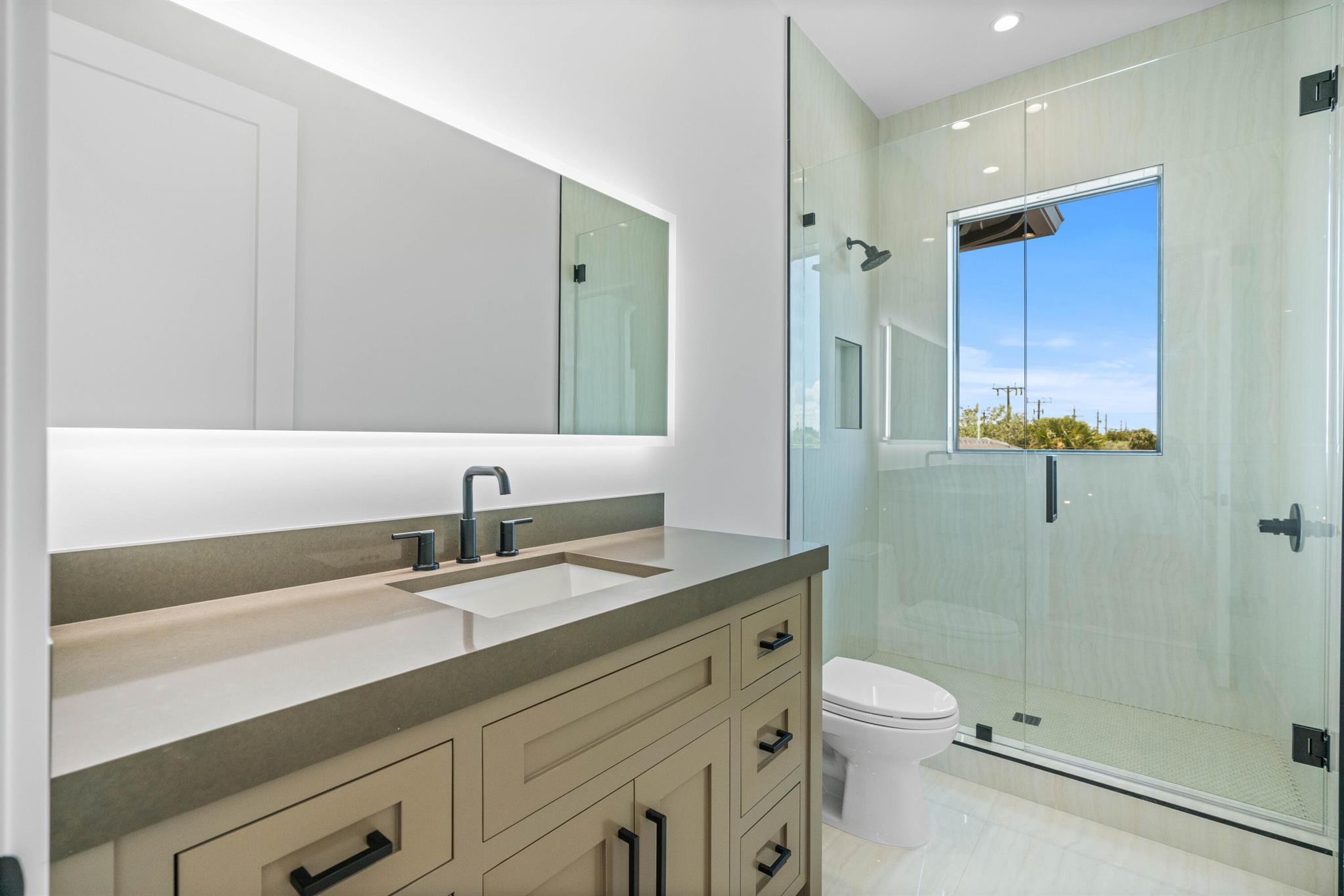 YACHT HARBOR EST - Residential