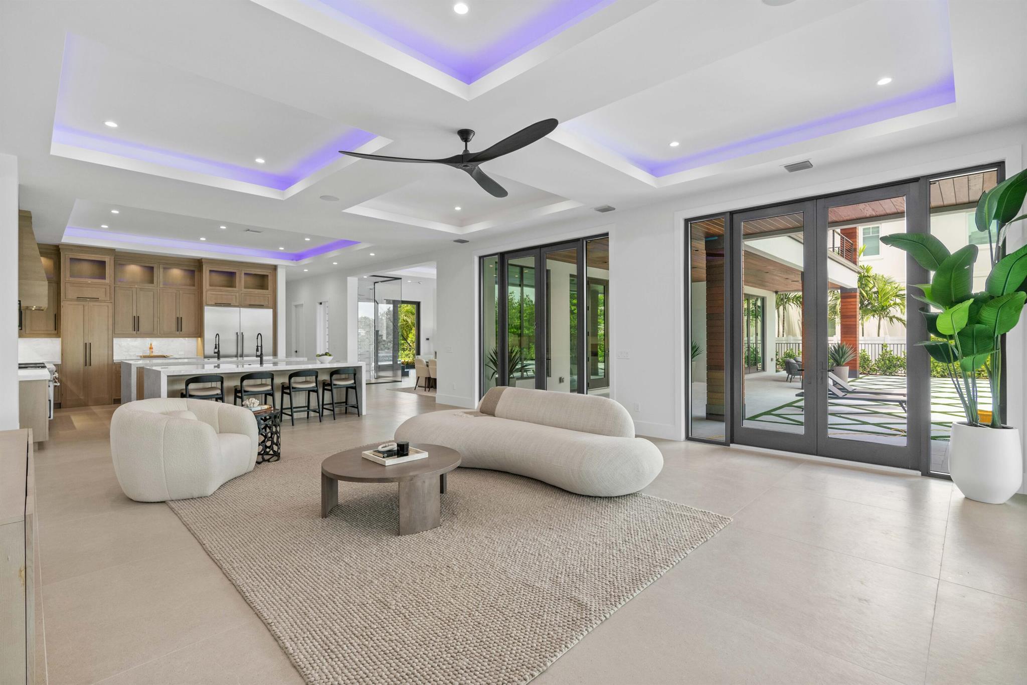 YACHT HARBOR EST - Residential