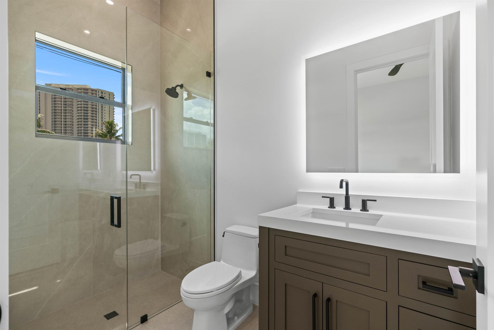 YACHT HARBOR EST - Residential