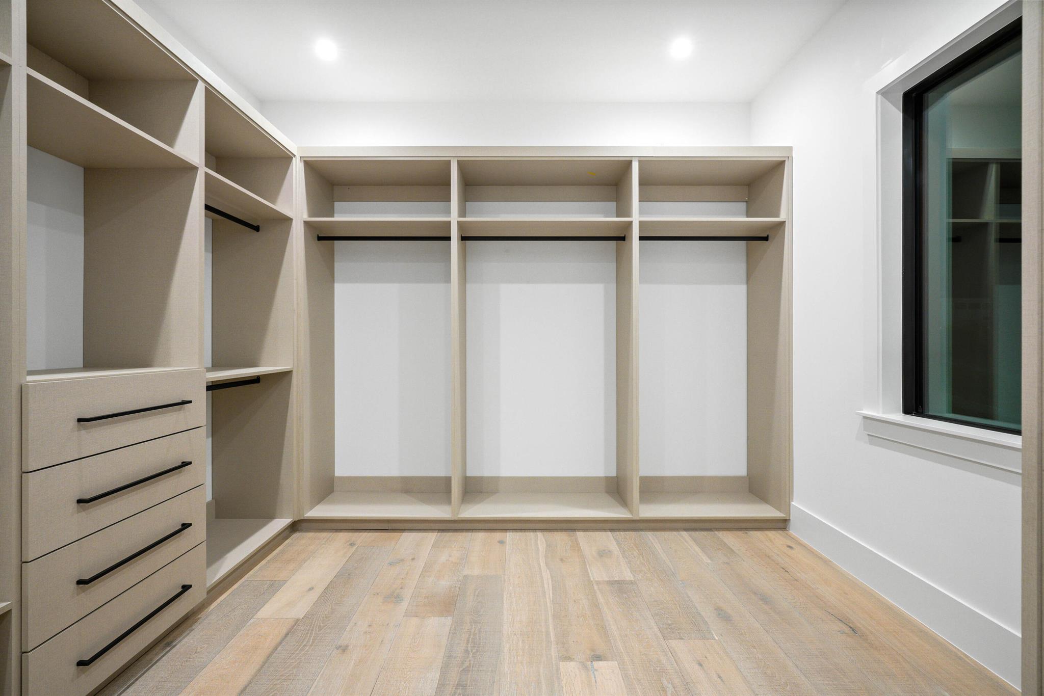 YACHT HARBOR EST - Residential