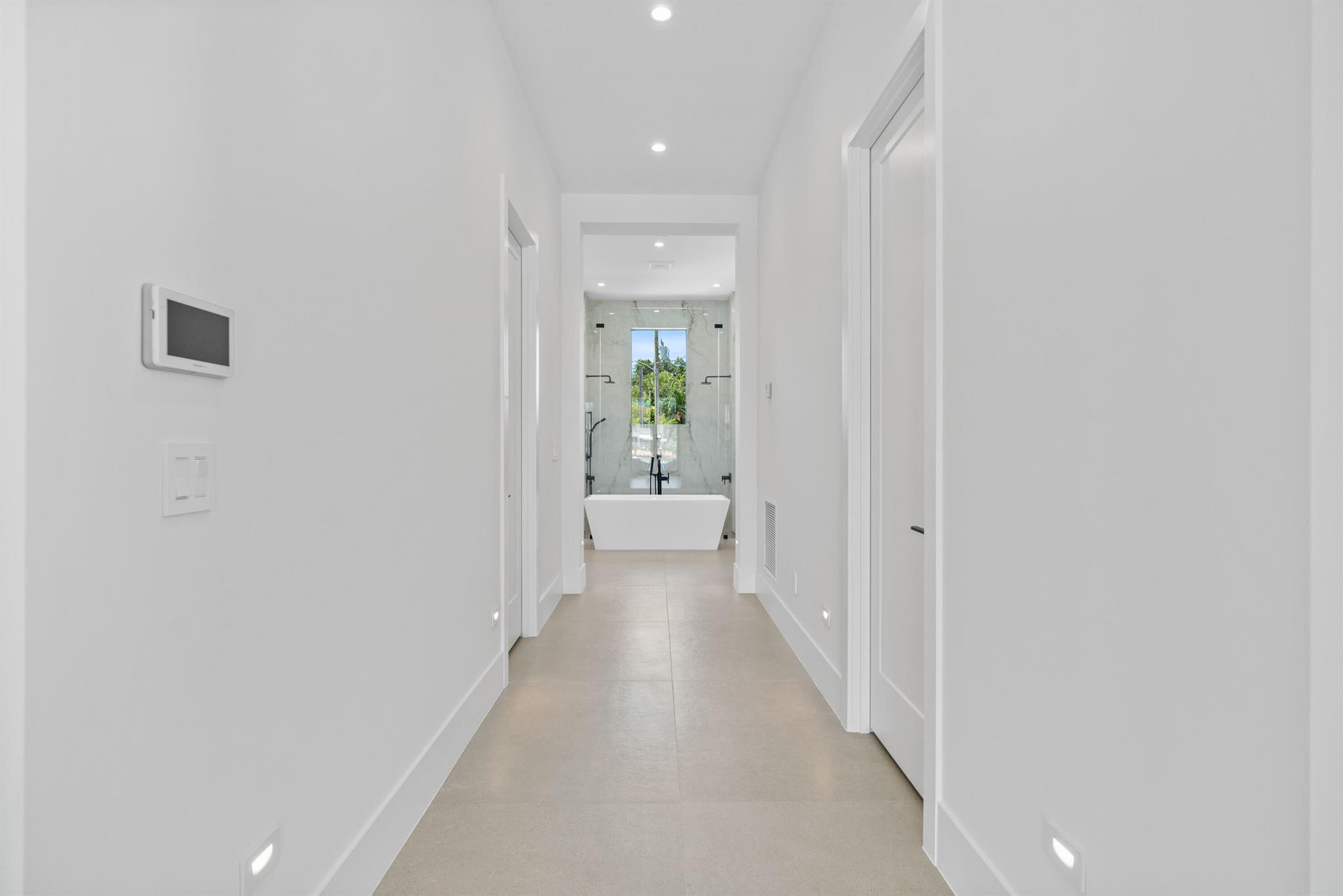 YACHT HARBOR EST - Residential