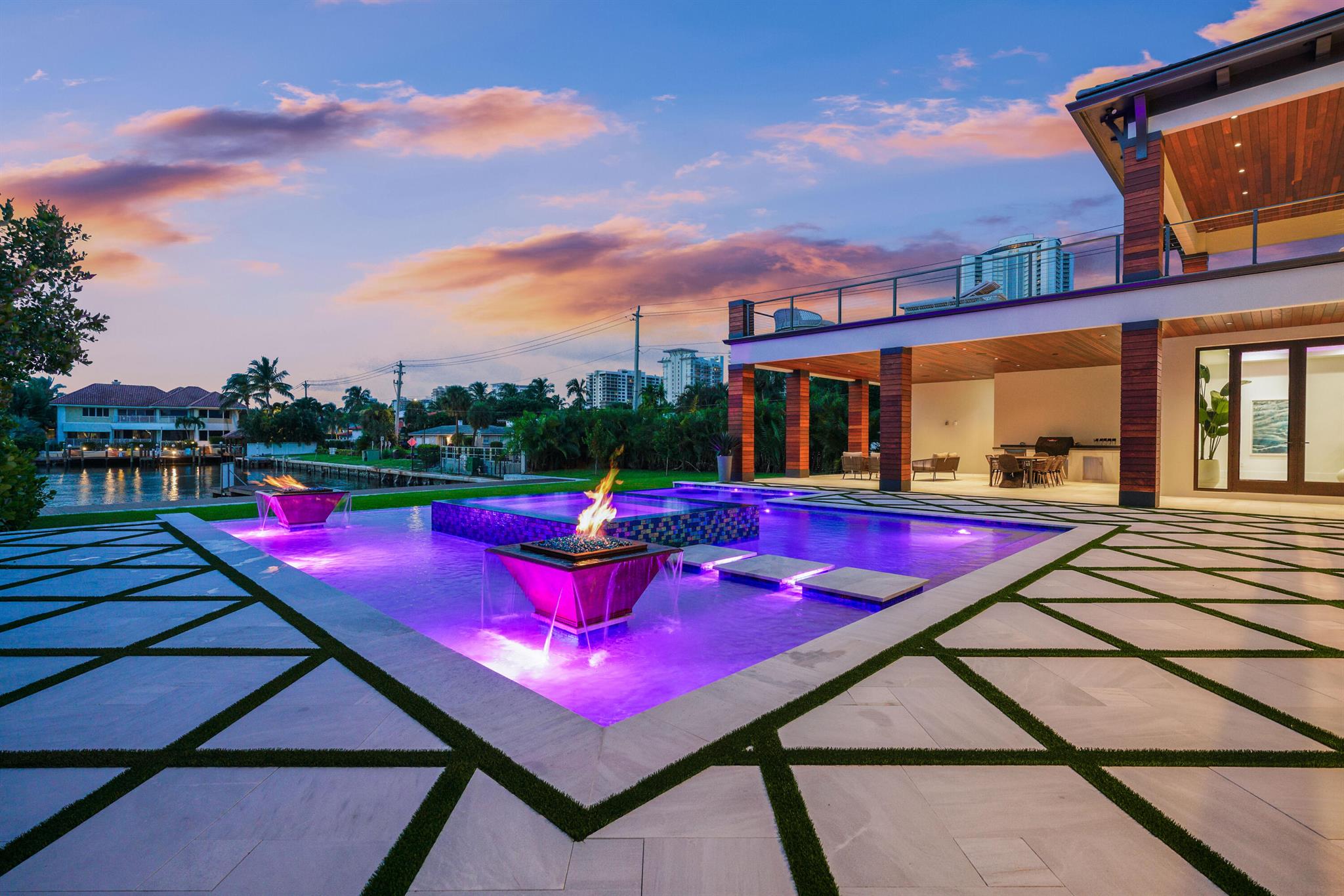 YACHT HARBOR EST - Residential