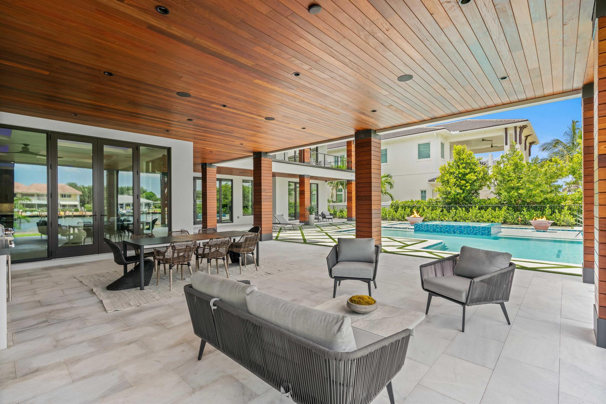 YACHT HARBOR EST - Residential