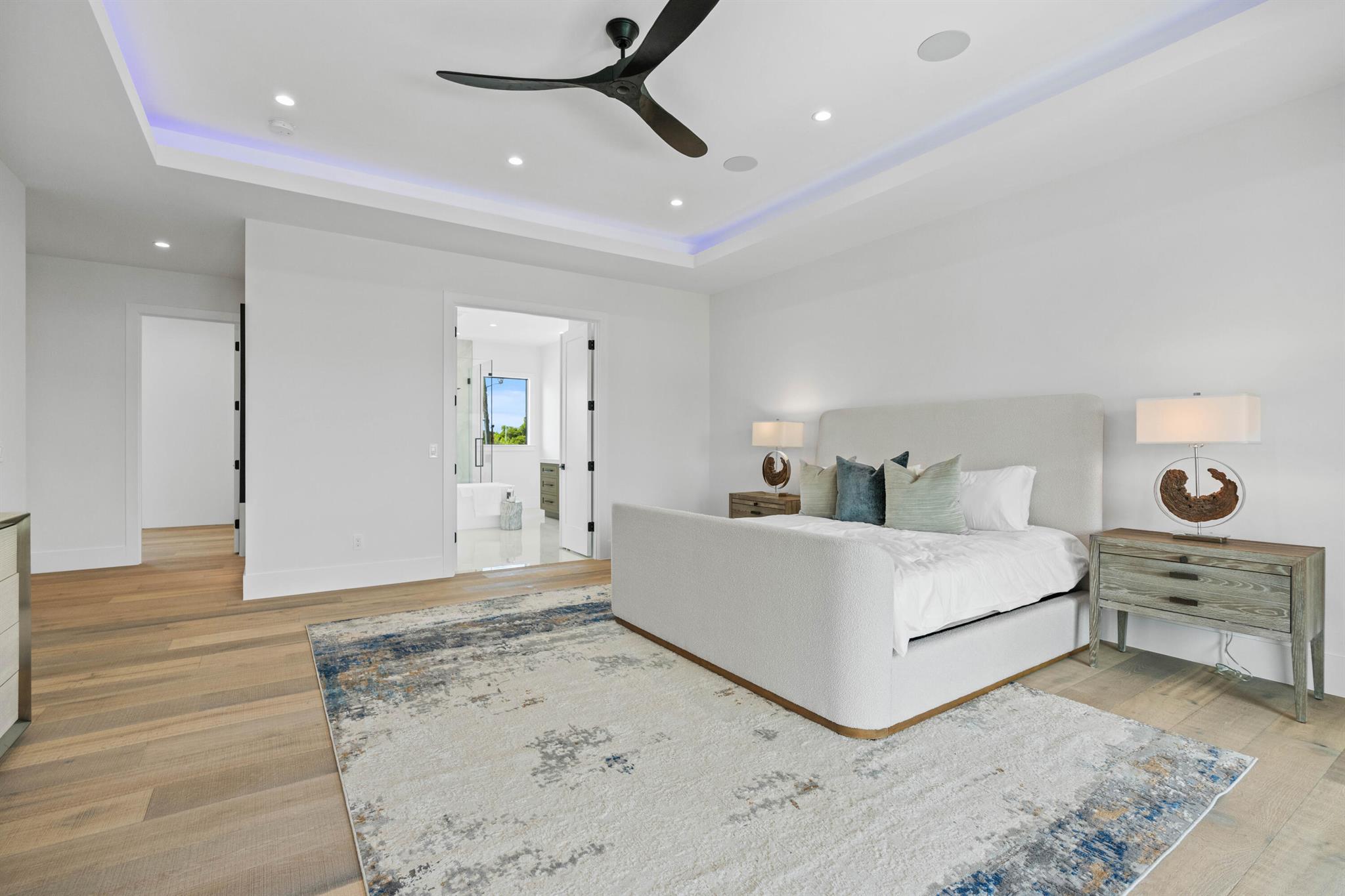 YACHT HARBOR EST - Residential