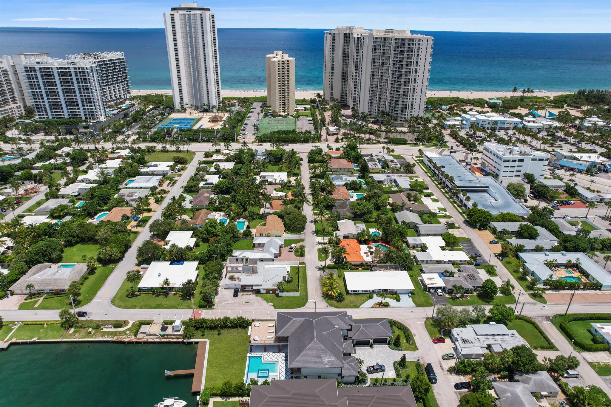 YACHT HARBOR EST - Residential