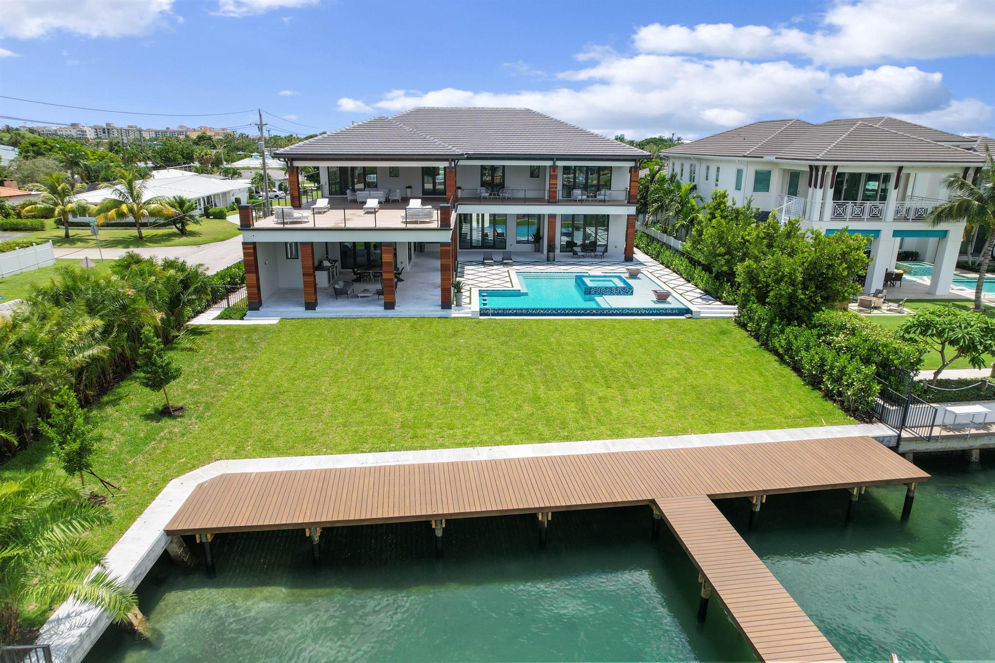 YACHT HARBOR EST - Residential