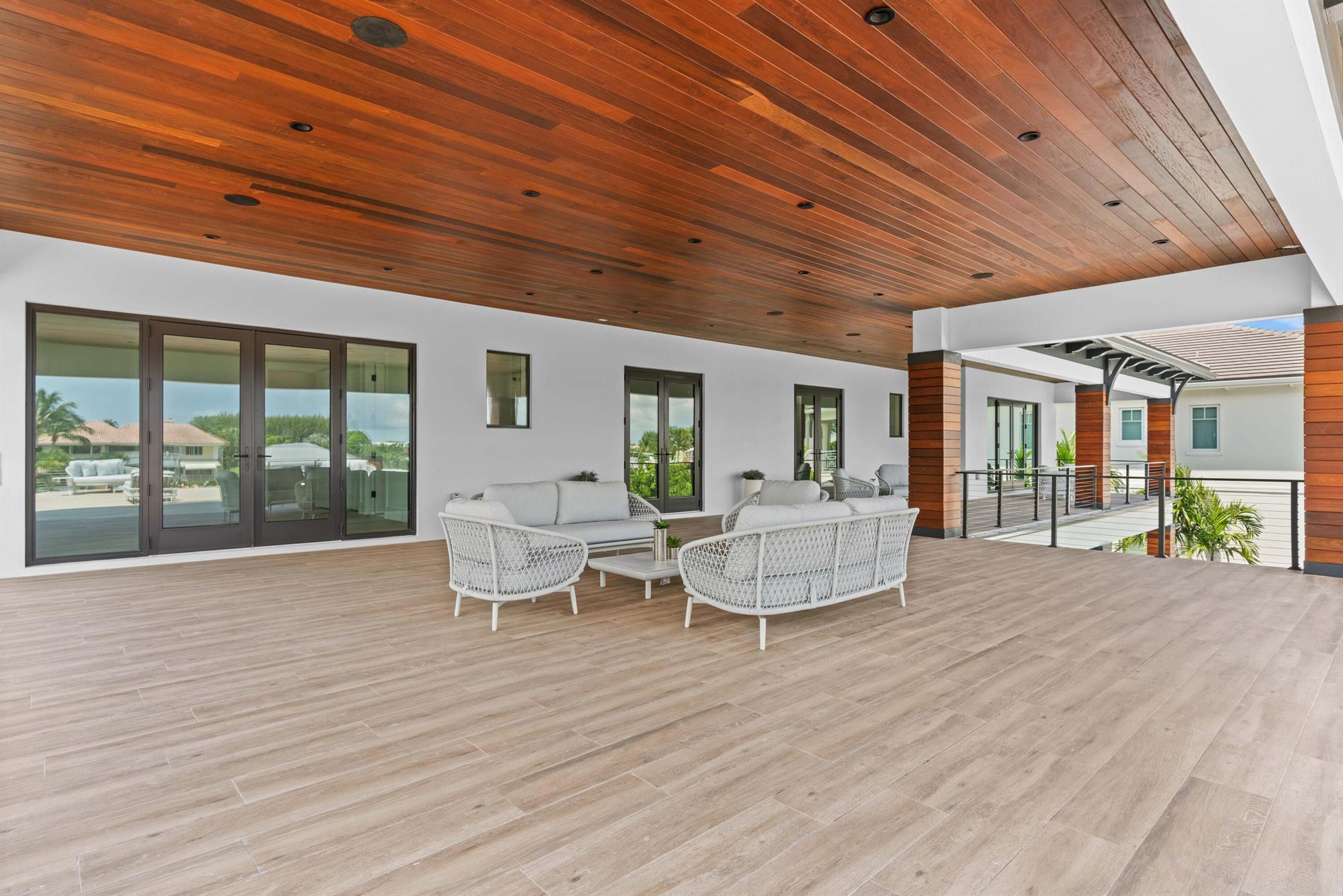 YACHT HARBOR EST - Residential