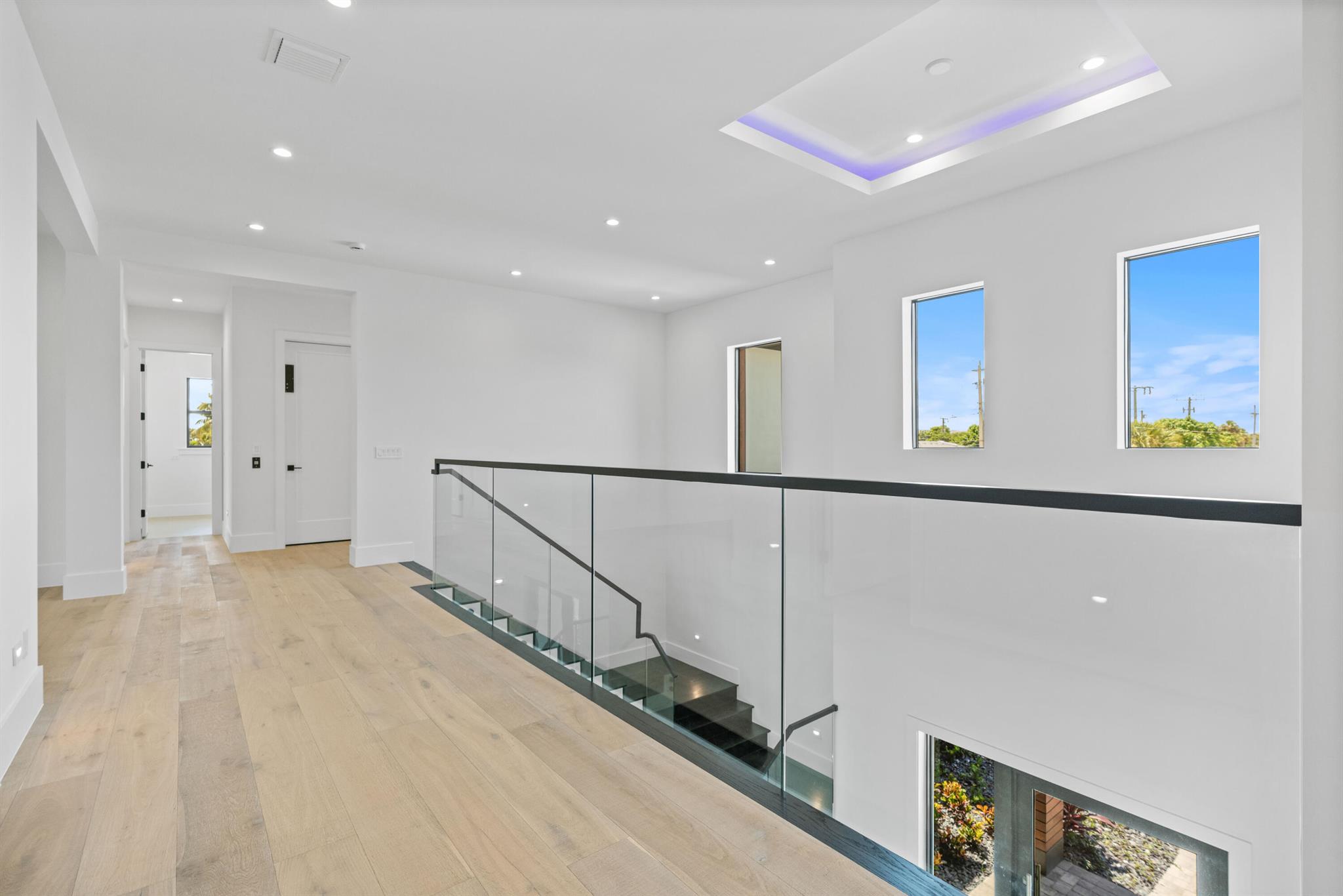 YACHT HARBOR EST - Residential