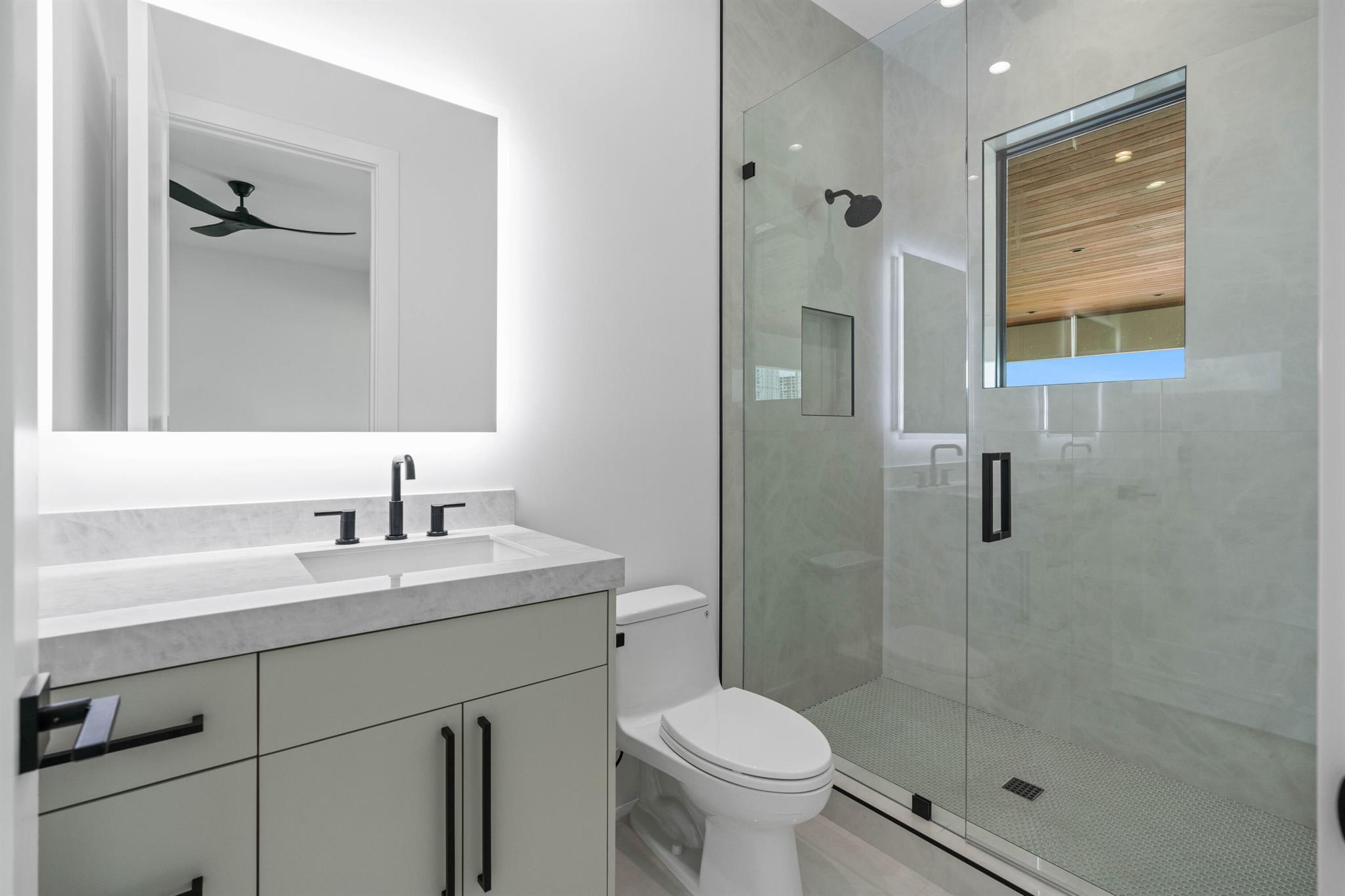 YACHT HARBOR EST - Residential