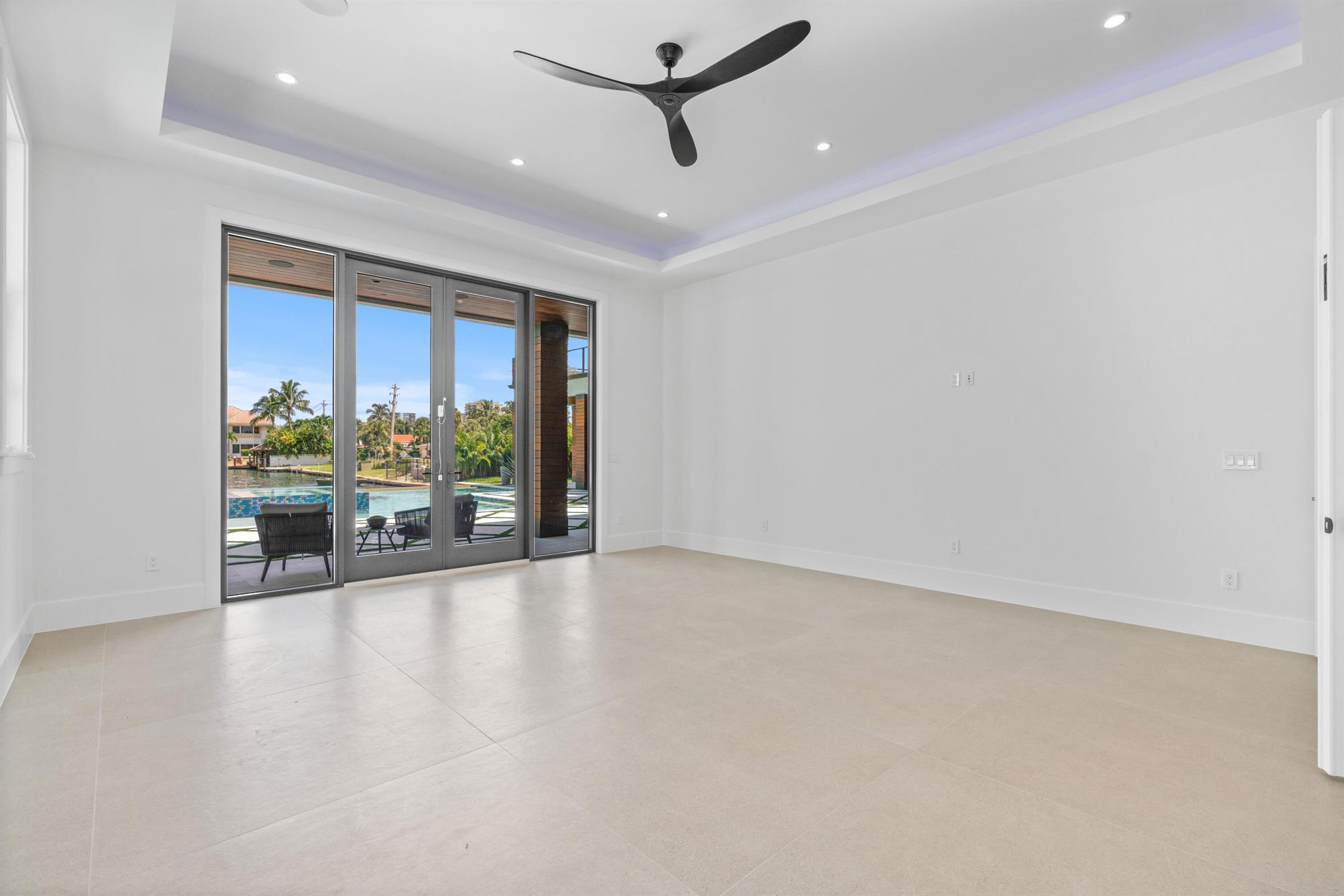 YACHT HARBOR EST - Residential