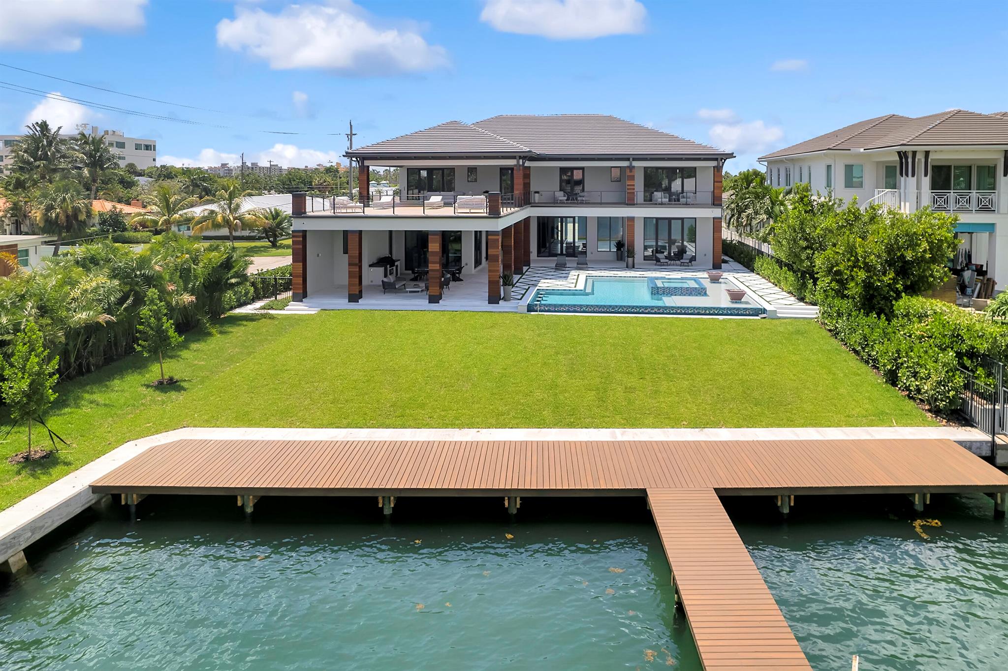 YACHT HARBOR EST - Residential