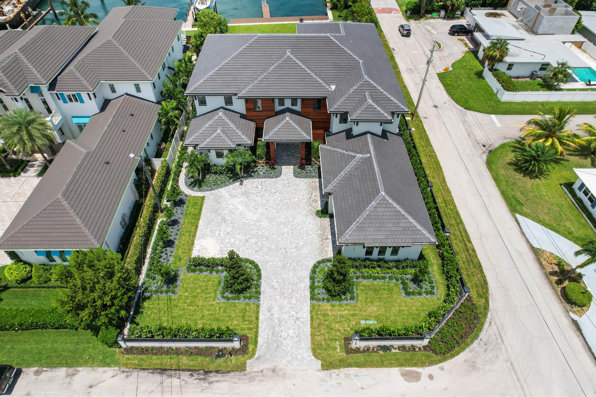 YACHT HARBOR EST - Residential