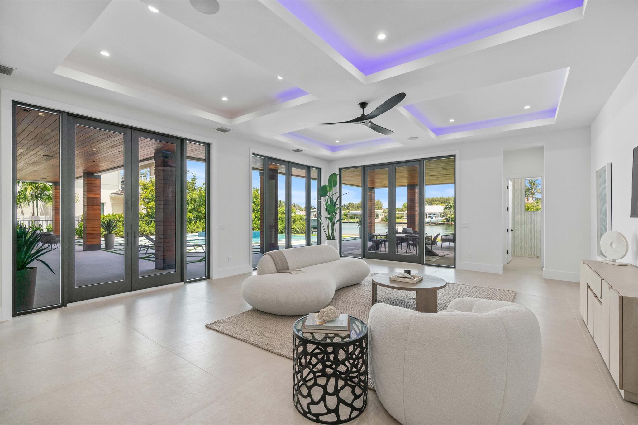 YACHT HARBOR EST - Residential