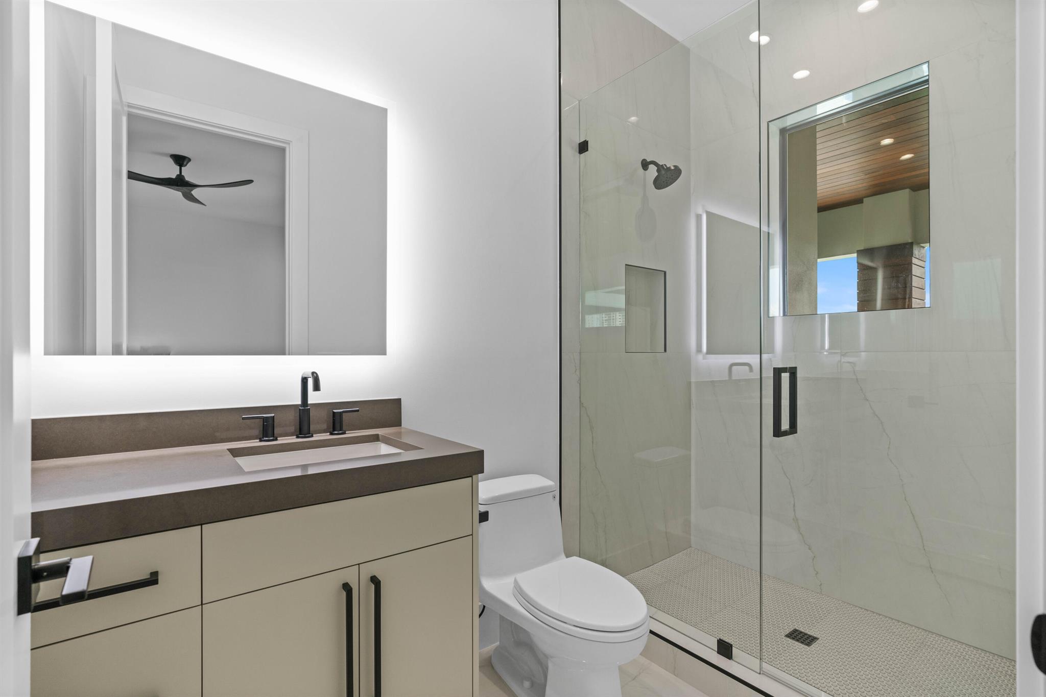 YACHT HARBOR EST - Residential