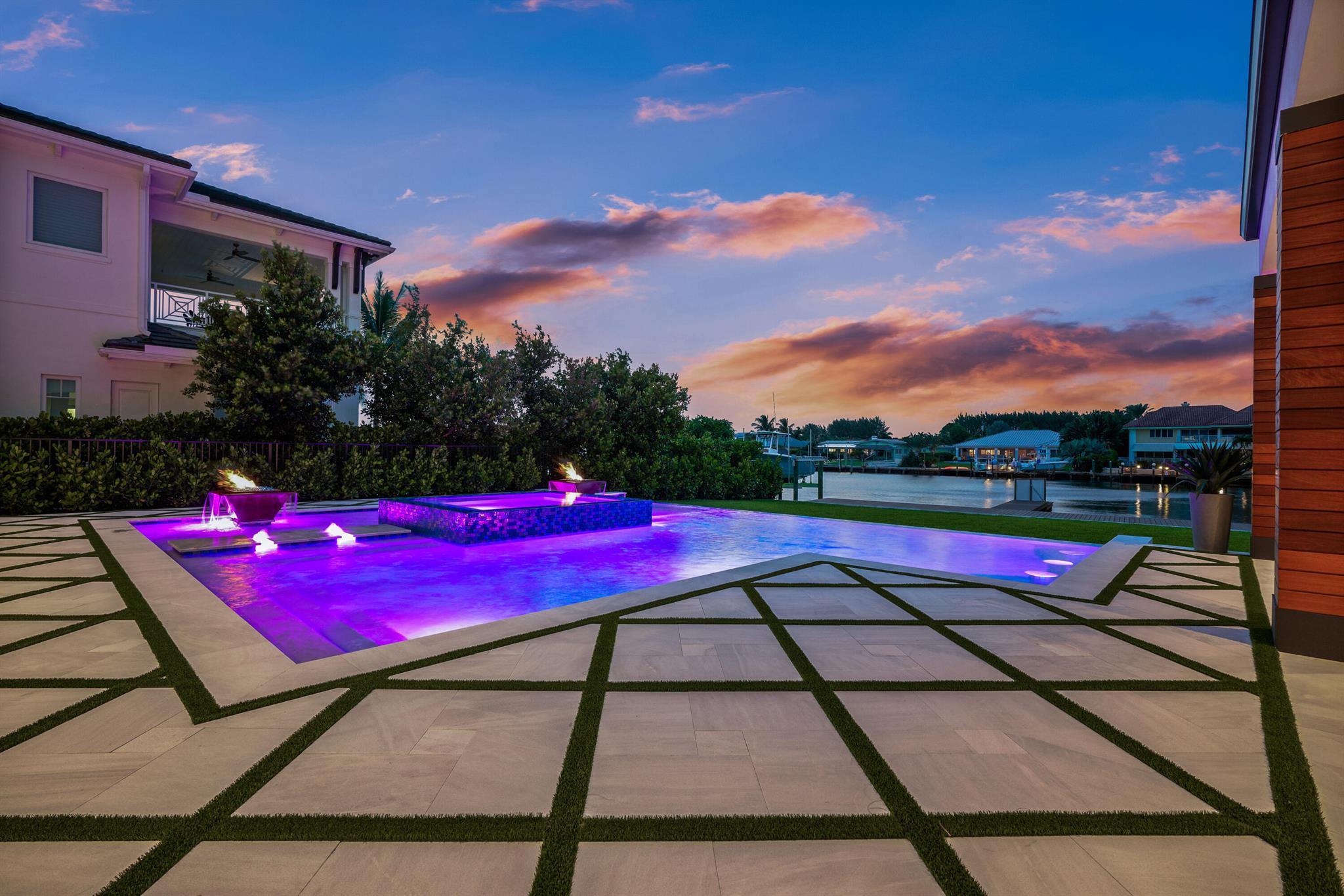 YACHT HARBOR EST - Residential