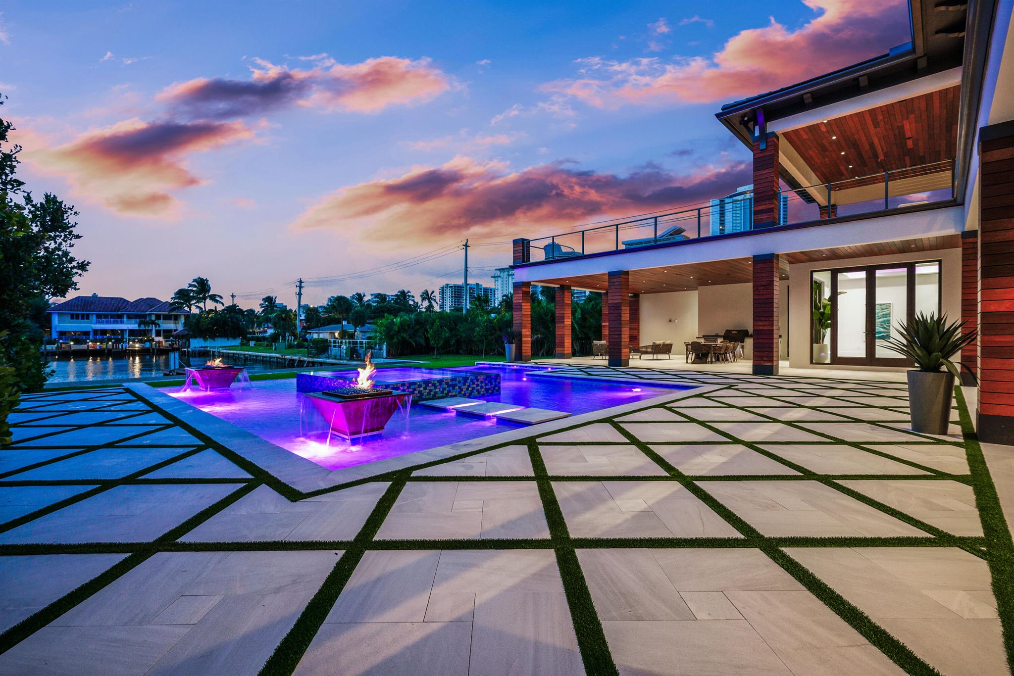 YACHT HARBOR EST - Residential