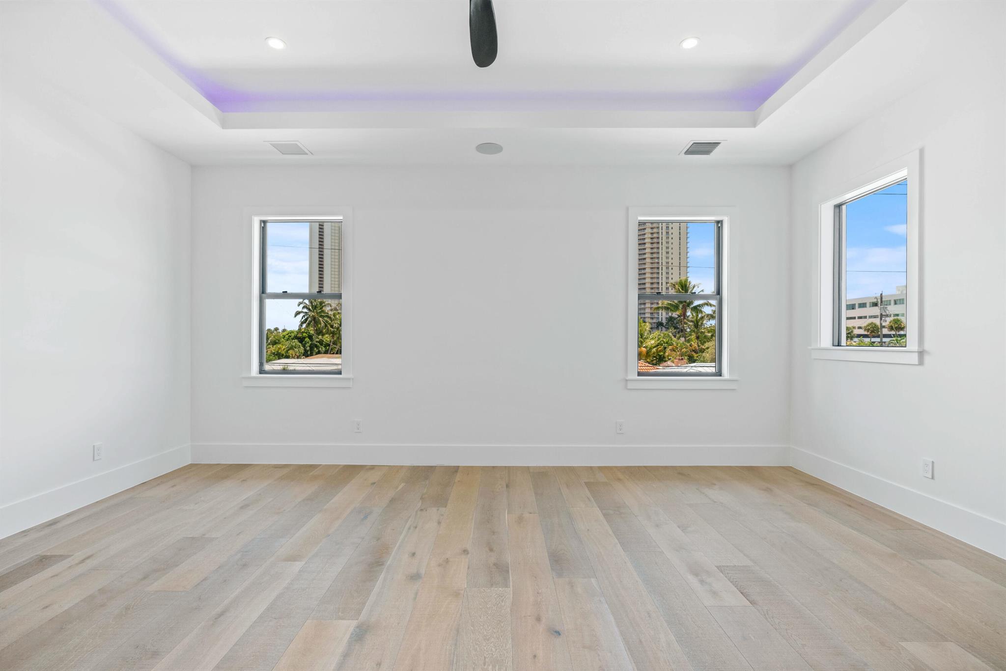 YACHT HARBOR EST - Residential