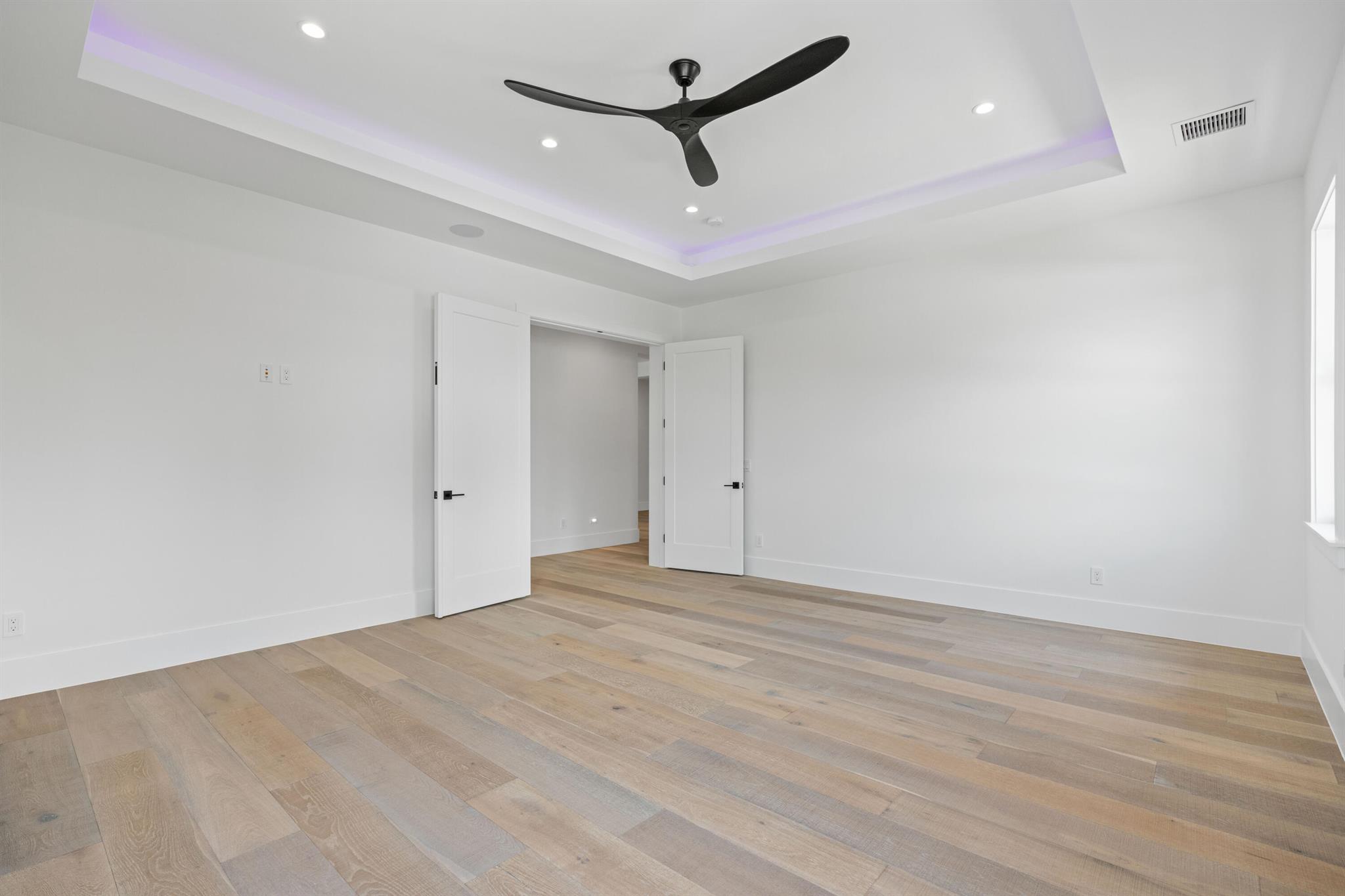 YACHT HARBOR EST - Residential