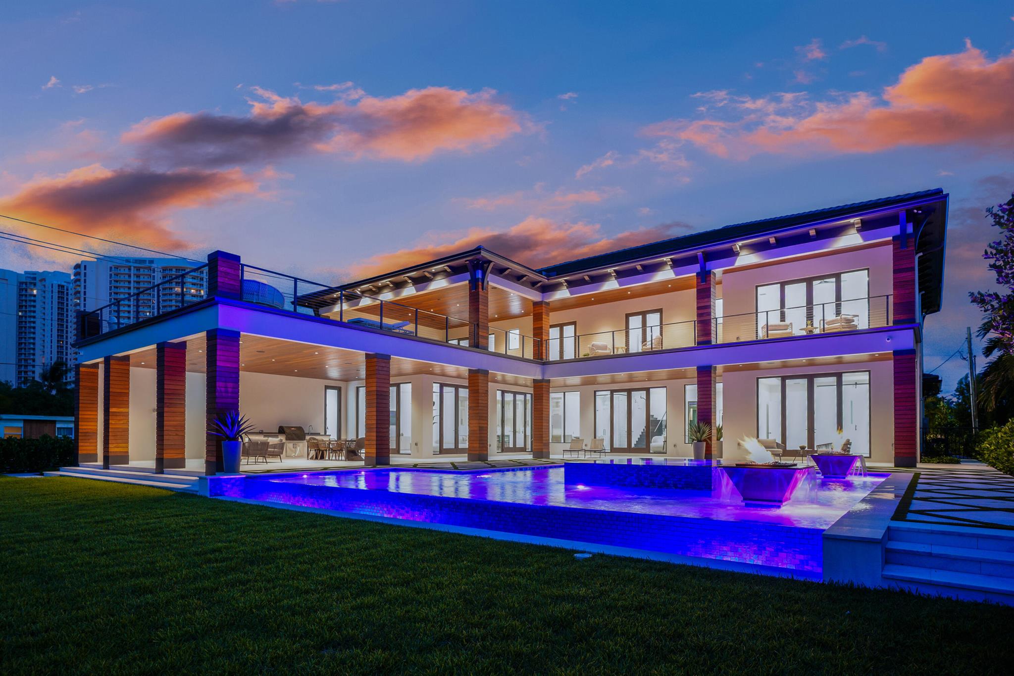 YACHT HARBOR EST - Residential