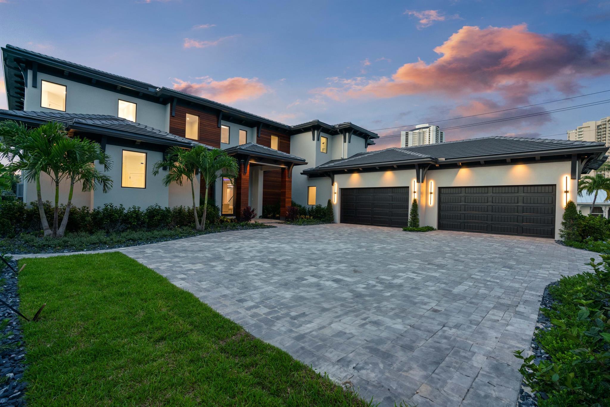 YACHT HARBOR EST - Residential