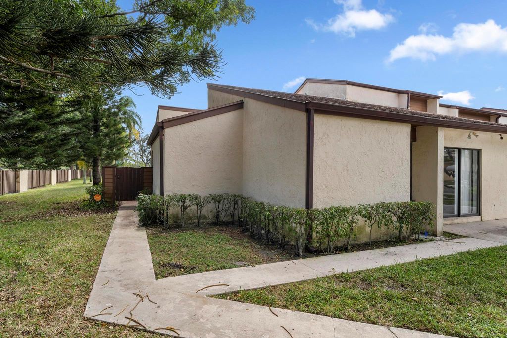 Photo of 3504 Tamarack Trail, West Palm Beach, FL 33406 (MLS # R10932110)