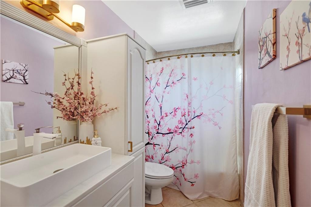 Westchester 72-43 B - Residential