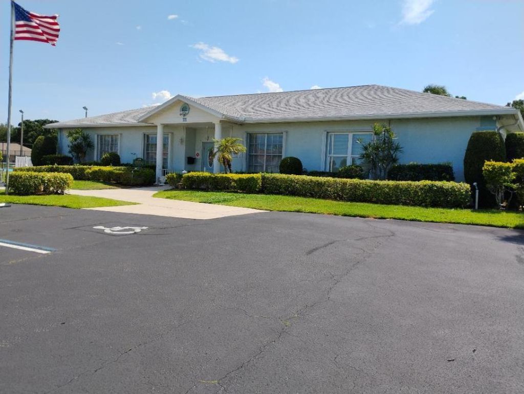 Photo of 131 Lakes End Drive #D, Fort Pierce, FL 34982 (MLS # R11085015)