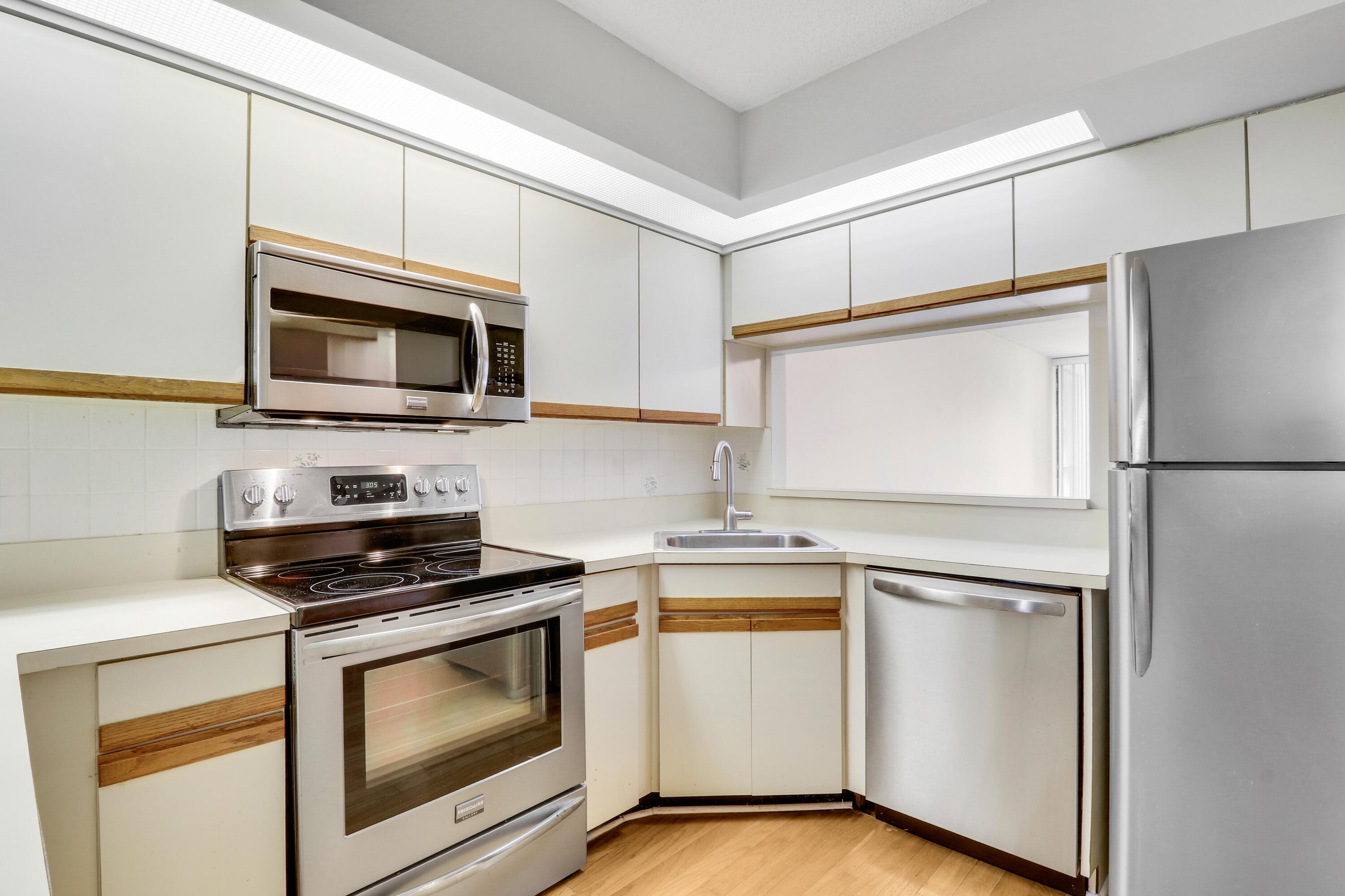 BAY COLONY CONDO - Residential