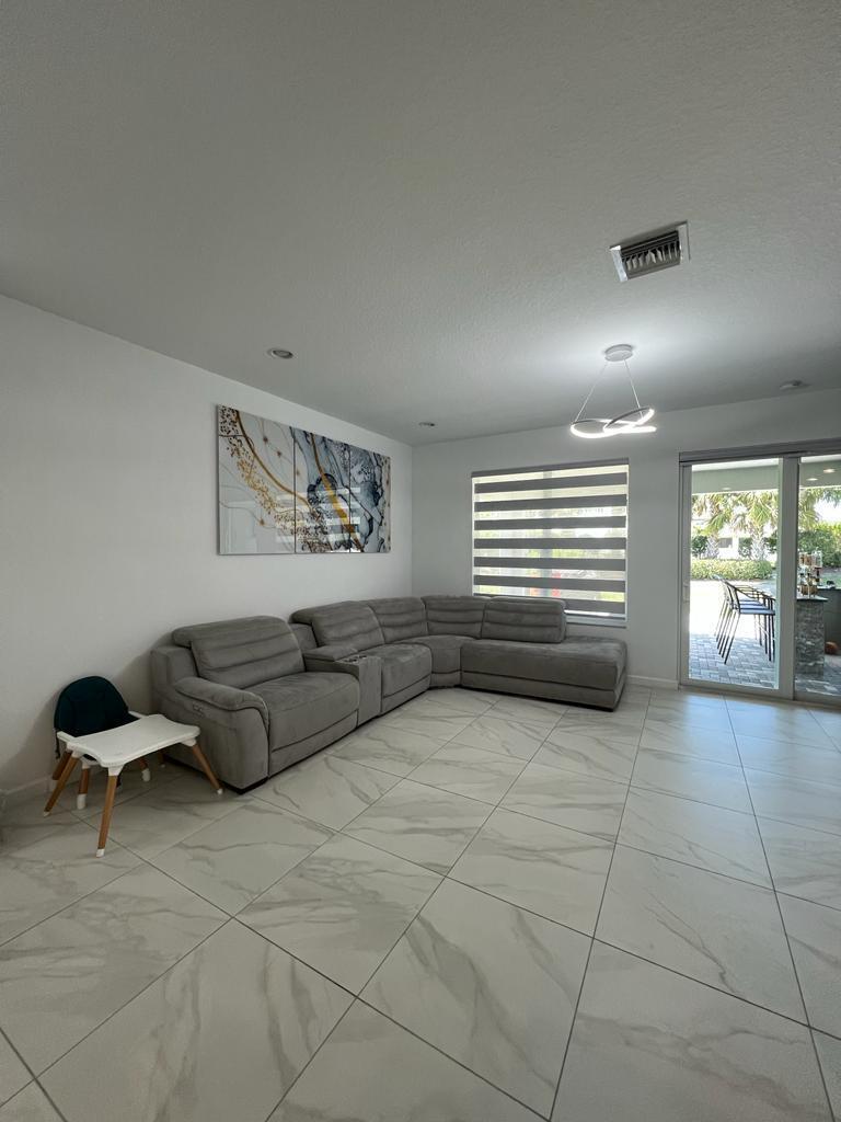 MATTAMY AT SOUTHERN GROVE PLAT 1 REPLAT - Residential
